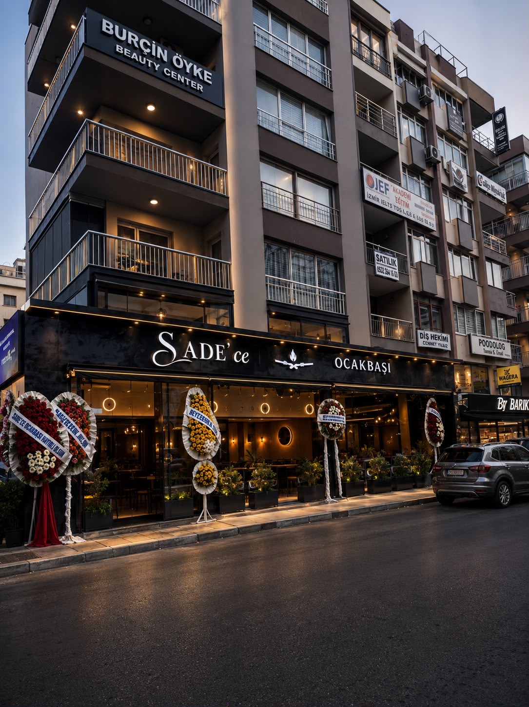 İZMİR'İN ENDER MEKANLARINDAN "SADE-CE OCAKBAŞI" ÖZEL LEZZETLERİYLE GÖNÜLLERİ FETHETTİ