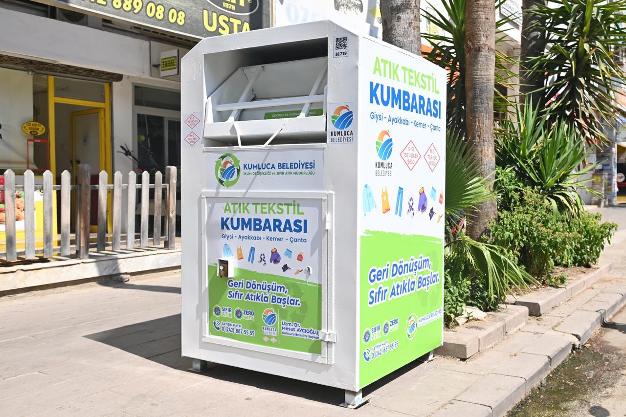 KUMLUCA’DA 41 NOKTAYA GİYSİ KUMBARASI YERLEŞTİRİLDİ