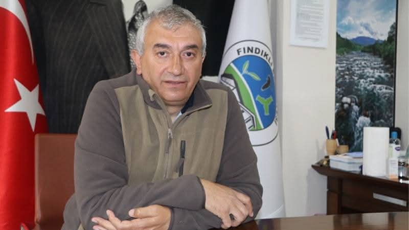 Rize’nin Fındıklı İlçesi CHP’li Belediye Başkanı Ercüment Çervatoğlu’na Yumruklu Saldırı: Halk Plajı Çalışmaları Sırasında Gerçekleşti