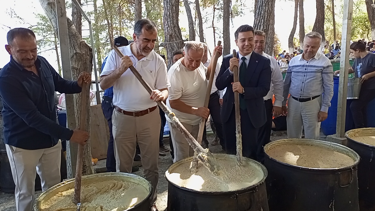 743 yıllık dualı keşkek hayrına on binler katıldı