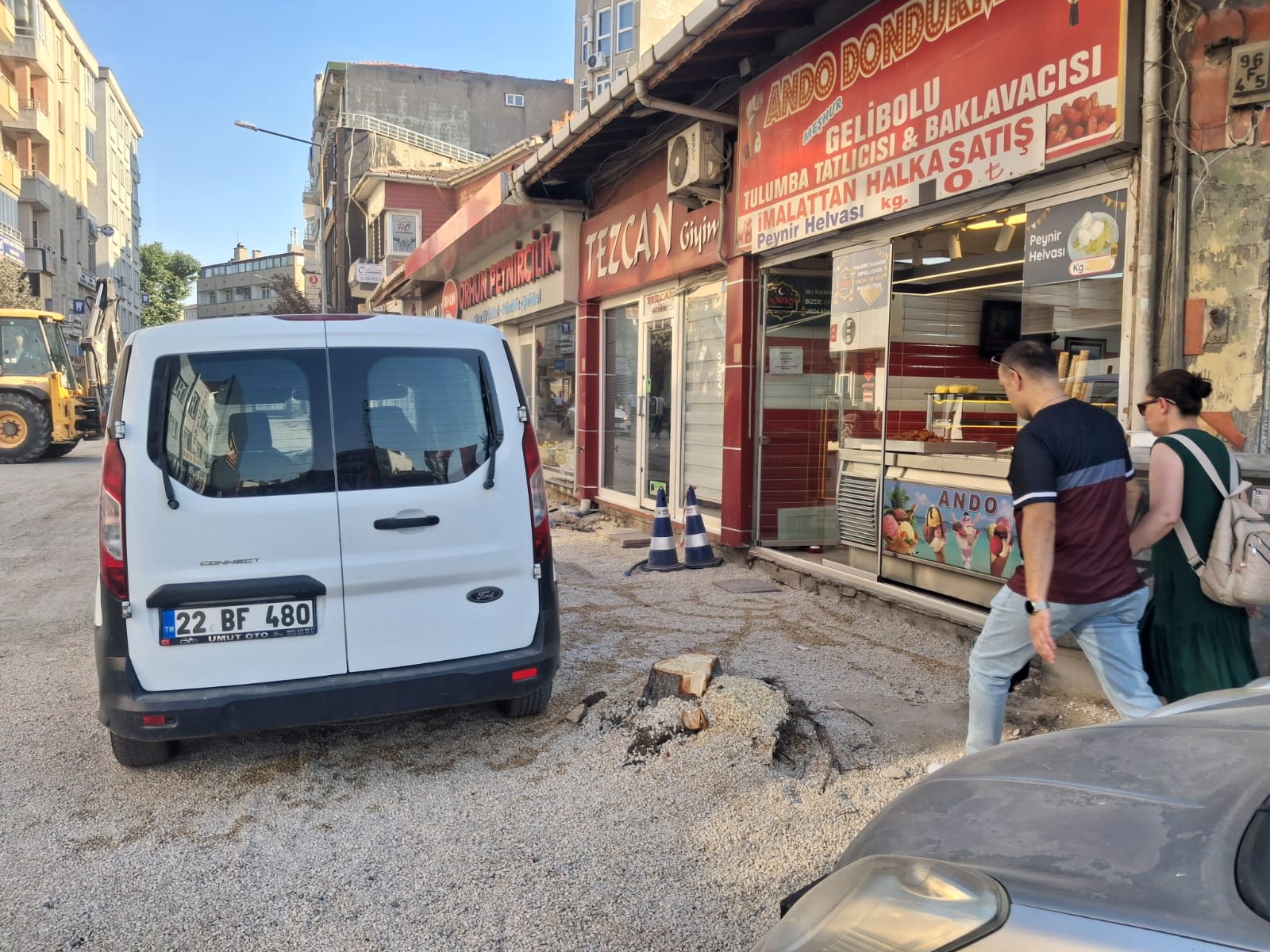 Önder Caddesi’nde ağaç kesimi tepki çekti