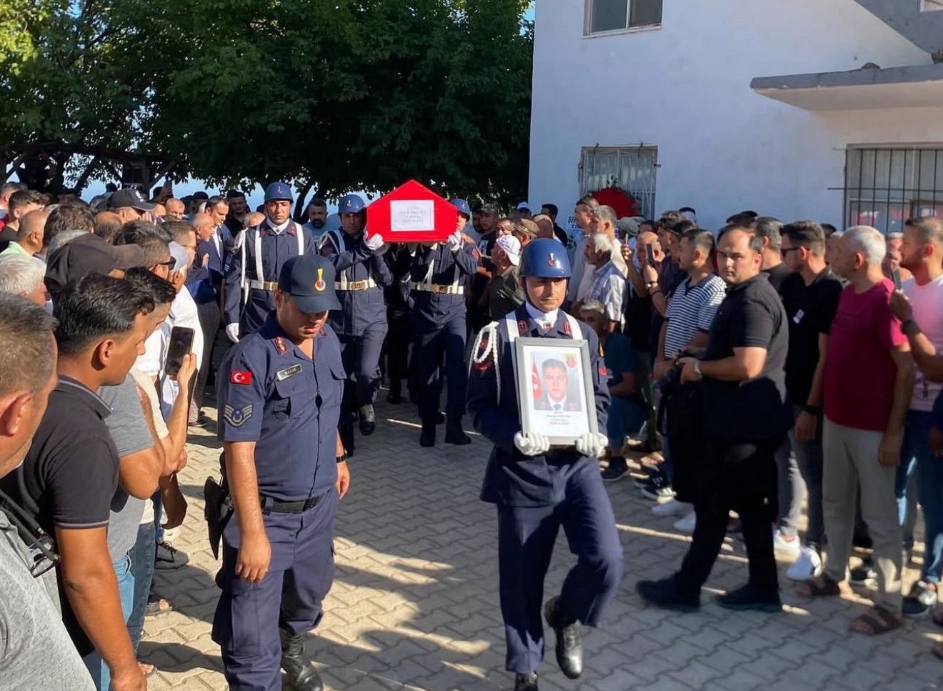 Finikeli Uzman Çavuş Nasuh Akçura Son Yolculuğuna Uğurlandı